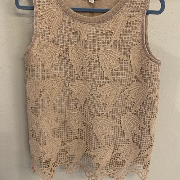 Lace Open-Back Top - Picture 4 of 6